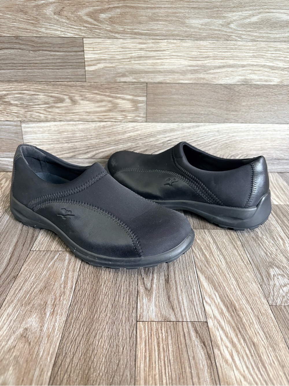 Fly Flot Women's Willow Slip On Flats Shoe Black Italian Leather Sz 40 or US 9